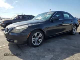 2010 BMW 5 Series 528i с VIN WBANU5C59AC460673, выставлен на аукционе Copart как лот 86314335 с пробегом 130 760 миль миль и Чистый • Clean title. История ставок и продаж доступна на DreamBid. Изображение 1.