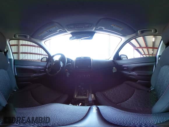 2023 Mitsubishi Outlander ES z VIN JA4ARUAU9PU013541, wystawiony jako IAAI lot #42392348 z przebiegiem 27 760 mil mil oraz . Historia ofert i sprzedaży dostępna na DreamBid. Obrazek 19.