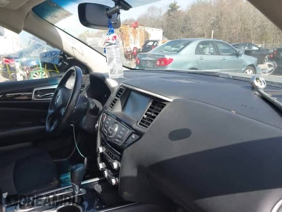 2018 Nissan Pathfinder SL с VIN 5N1DR2MM1JC646899, выставлен на аукционе IAAI как лот 41749247 с пробегом 123 694 миль миль и . История ставок и продаж доступна на DreamBid. Изображение 5.