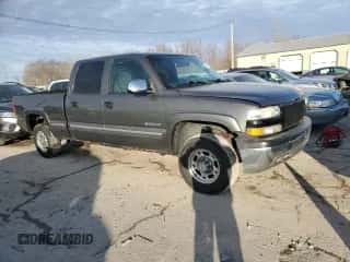 2002 Chevrolet Silverado 1500HD LS z VIN 1GCGC13U22F214756, wystawiony jako Copart lot #44574545 z przebiegiem 202 496 mil mil oraz Szkoda całkowita • Salvage title. Historia ofert i sprzedaży dostępna na DreamBid. Obrazek 4.