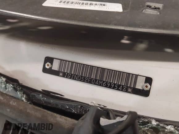 2004 Chevrolet Malibu Classic z VIN 1G1ND52F04M699548, wystawiony jako IAAI lot #41358609 z przebiegiem Nie podano mil oraz . Historia ofert i sprzedaży dostępna na DreamBid. Obrazek 9.