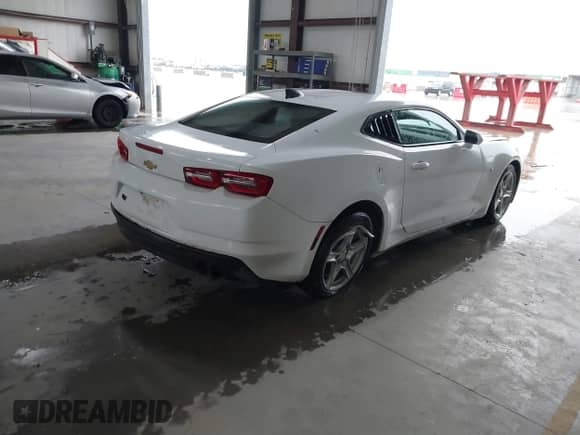 2022 Chevrolet Camaro 1LT z VIN 1G1FB1RX9N0119823, wystawiony jako IAAI lot #41294983 z przebiegiem 66 283 mil mil oraz . Historia ofert i sprzedaży dostępna na DreamBid. Obrazek 4.
