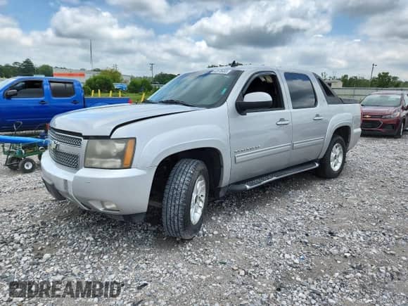 2010 Chevrolet Avalanche LT with VIN 3GNVKFE08AG103523, listed as a Copart auction lot 62575455 with 218,039 mi miles and Salvage title. Bid and sale history available at DreamBid. Image 1.