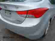 2012 Hyundai Elantra Limited z VIN KMHDH4AEXCU234280, wystawiony jako IAAI lot #42369284 z przebiegiem 181 082 mil mil oraz . Historia ofert i sprzedaży dostępna na DreamBid. Obrazek 17.