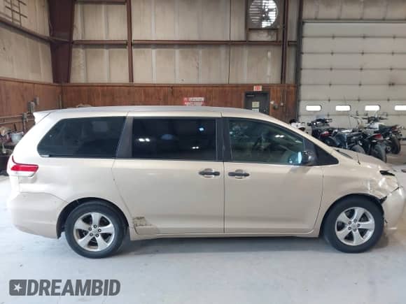 2012 Toyota Sienna with VIN 5TDZK3DC6CS258225, listed as a IAAI auction lot 42821817 with 377,789 mi miles and . Bid and sale history available at DreamBid. Image 13.