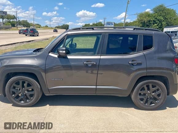 2018 Jeep Renegade Altitude с VIN ZACCJABB7JPG74043, выставлен на аукционе Copart как лот 69500015 с пробегом 25 125 миль миль и Чистый • Clean title. История ставок и продаж доступна на DreamBid. Изображение 13.