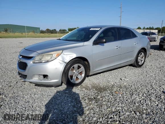 2015 Chevrolet Malibu LS z VIN 1G11B5SLXFF286411, wystawiony jako Copart lot #82653315 z przebiegiem 161 031 mil mil oraz Czysty tytuł • Clean title. Historia ofert i sprzedaży dostępna na DreamBid. Obrazek 1.