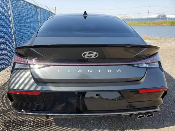 2024 Hyundai Elantra N Line z VIN KMHLR4DF4RU711811, wystawiony jako Copart lot #82068125 z przebiegiem 15 505 mil mil oraz Czysty tytuł • Clean title. Historia ofert i sprzedaży dostępna na DreamBid. Obrazek 6.