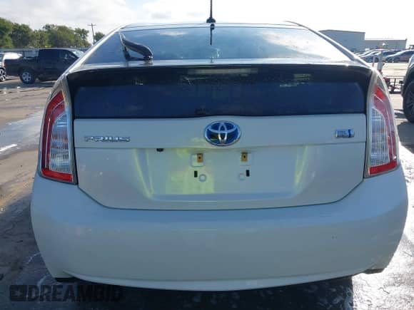 2015 Toyota Prius Four z VIN JTDKN3DU4F1928437, wystawiony jako IAAI lot #42976061 z przebiegiem 78 094 mil mil oraz . Historia ofert i sprzedaży dostępna na DreamBid. Obrazek 16.