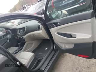 2016 Hyundai Tucson SE with VIN KM8J33A42GU091981, listed as a IAAI auction lot 43533689 with 166,062 mi miles and . Bid and sale history available at DreamBid. Image 5.