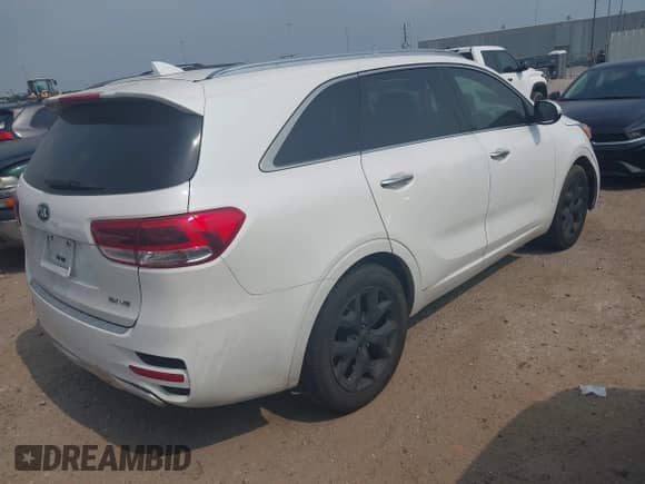 2016 Kia Sorento SXL with VIN 5XYPK4A55GG042811, listed as a IAAI auction lot 42270230 with 149,684 mi miles and . Bid and sale history available at DreamBid. Image 4.