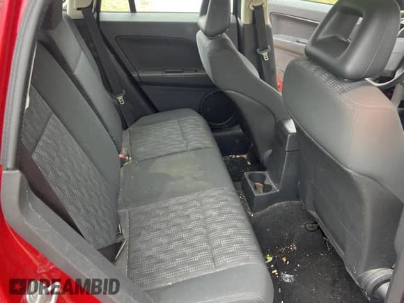 2008 Dodge Caliber SE with VIN 1B3HB28B48D682157, listed as a Copart auction lot 70045675 with 111,417 mi miles and Clean title. Bid and sale history available at DreamBid. Image 6.