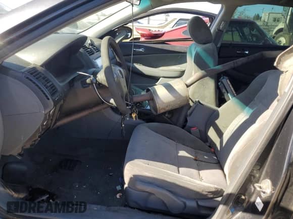 2004 Honda Accord LX z VIN 1HGCM55304A133540, wystawiony jako Copart lot #46949515 z przebiegiem 209 112 mil mil oraz Szkoda całkowita • Salvage title. Historia ofert i sprzedaży dostępna na DreamBid. Obrazek 7.