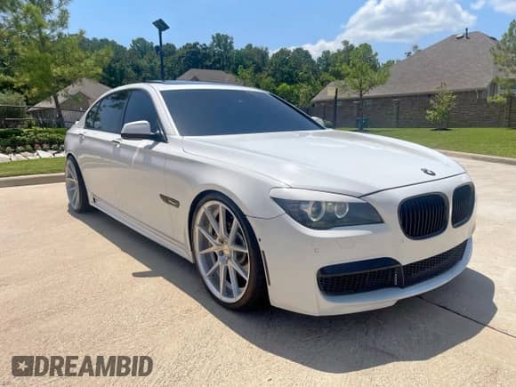 2010 BMW 7 Series 750Li с VIN WBAKB8C58ACY64395, выставлен на аукционе Copart как лот 63885205 с пробегом 137 375 миль миль и Списание • Salvage title. История ставок и продаж доступна на DreamBid. Изображение 1.