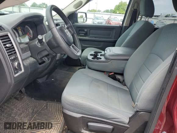 2017 Ram 1500 Tradesman z VIN 1C6RR7KG1HS594234, wystawiony jako Copart lot #67021685 z przebiegiem 55 722 mil mil oraz Szkoda całkowita • Salvage title. Historia ofert i sprzedaży dostępna na DreamBid. Obrazek 7.