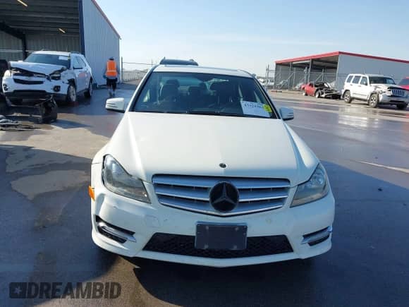 2012 Mercedes-Benz C 300 Sport с VIN WDDGF8BB0CA732420, выставлен на аукционе IAAI как лот 43321963 с пробегом 100 671 миль миль и . История ставок и продаж доступна на DreamBid. Изображение 11.