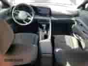 2024 Hyundai Elantra SEL z VIN KMHLM4DGXRU684430, wystawiony jako Copart lot #81944895 z przebiegiem 23 805 mil mil oraz Szkoda całkowita • Salvage title. Historia ofert i sprzedaży dostępna na DreamBid. Obrazek 8.