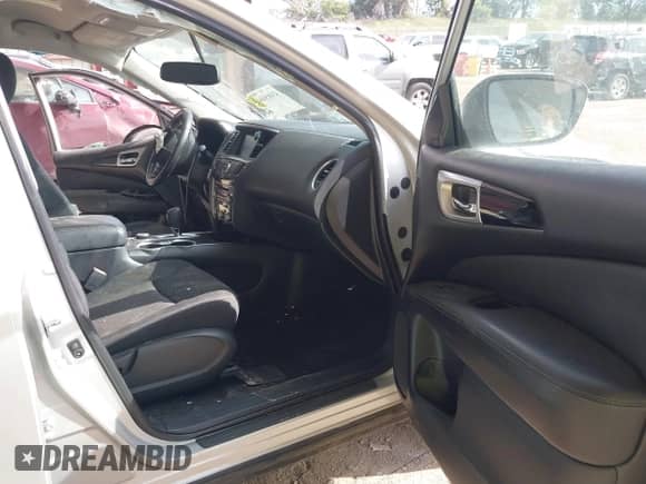 2020 Nissan Pathfinder SV z VIN 5N1DR2BM0LC603404, wystawiony jako IAAI lot #43085604 z przebiegiem 94 897 mil mil oraz . Historia ofert i sprzedaży dostępna na DreamBid. Obrazek 5.