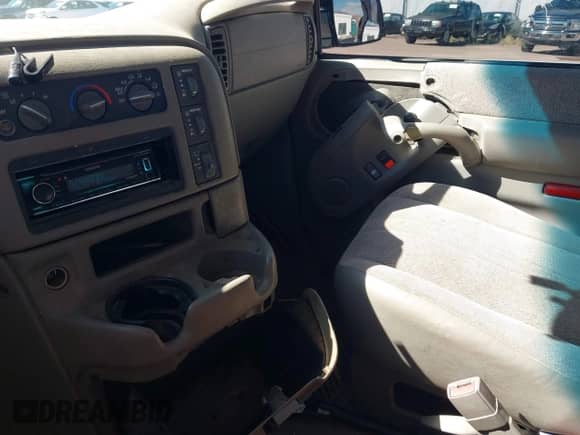 2003 Chevrolet Astro с VIN 1GNEL19X13B147558, выставлен на аукционе IAAI как лот 43279192 с пробегом 170 750 миль миль и . История ставок и продаж доступна на DreamBid. Изображение 6.