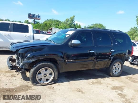2007 Chevrolet Tahoe LT с VIN 1GNFK13097R401940, выставлен на аукционе IAAI как лот 42557177 с пробегом 194 297 миль миль и . История ставок и продаж доступна на DreamBid. Изображение 15.