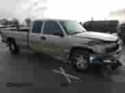 2003 Chevrolet Silverado 1500 LS z VIN 1GCEC19T13E232274, wystawiony jako Copart lot #82217524 z przebiegiem 340 689 mil mil oraz Szkoda całkowita • Salvage title. Historia ofert i sprzedaży dostępna na DreamBid. Obrazek 4.
