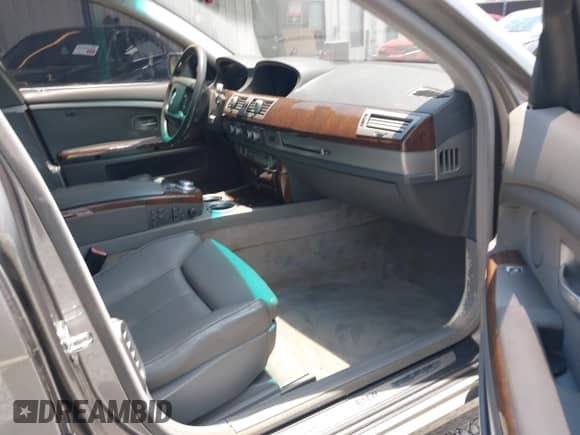 2006 BMW 7 Series 750Li with VIN WBAHN83596DT33550, listed as a IAAI auction lot 42567329 with 243,813 mi miles and . Bid and sale history available at DreamBid. Image 5.