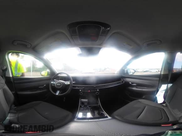 2025 Hyundai Tucson SEL с VIN 3KMJBCDE3SE016464, выставлен на аукционе IAAI как лот 43145032 с пробегом 3 284 миль миль и . История ставок и продаж доступна на DreamBid. Изображение 18.