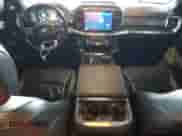 2021 Ford F-150 XL z VIN 1FTFW1E57MKD56393, wystawiony jako Copart lot #89856715 z przebiegiem 61 597 mil mil oraz Szkoda całkowita • Salvage title. Historia ofert i sprzedaży dostępna na DreamBid. Obrazek 8.