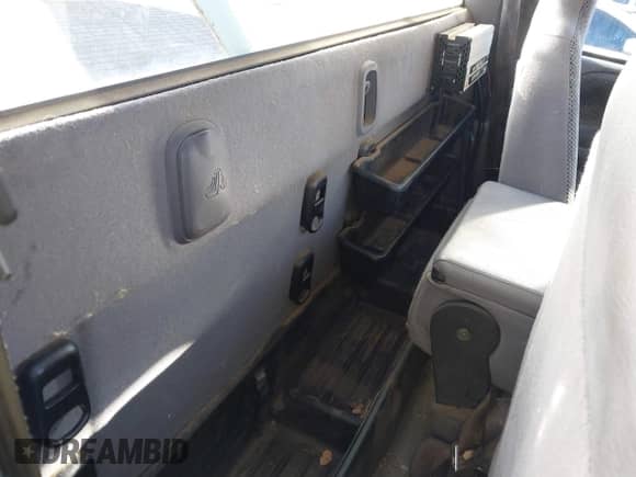 2001 Dodge RAM with VIN 3B7KC266X1M511169, listed as a IAAI auction lot 43080193 with 750,104 mi miles and . Bid and sale history available at DreamBid. Image 8.