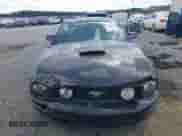 2007 Ford Mustang GT Deluxe z VIN 1ZVHT82H675250977, wystawiony jako IAAI lot #43314696 z przebiegiem 152 490 mil mil oraz . Historia ofert i sprzedaży dostępna na DreamBid. Obrazek 12.