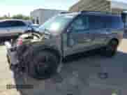 2025 Hyundai Santa Fe Calligraphy z VIN 5NMP54G11SH041603, wystawiony jako Copart lot #63857045 z przebiegiem 6 860 mil mil oraz Szkoda całkowita • Salvage title. Historia ofert i sprzedaży dostępna na DreamBid. Obrazek 1.