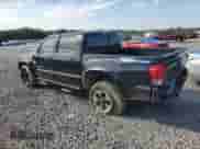 2017 Toyota Tacoma TRD Sport z VIN 5TFAZ5CN5HX025493, wystawiony jako Copart lot #81916455 z przebiegiem 197 994 mil mil oraz Szkoda całkowita • Salvage title. Historia ofert i sprzedaży dostępna na DreamBid. Obrazek 2.