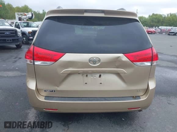2011 Toyota Sienna LE AAS с VIN 5TDKK3DC2BS006651, выставлен на аукционе IAAI как лот 42190362 с пробегом 201 795 миль миль и . История ставок и продаж доступна на DreamBid. Изображение 18.