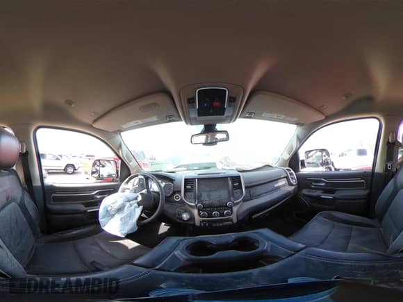 2019 Ram 1500 Laramie z VIN 1C6SRFDTXKN545769, wystawiony jako IAAI lot #41969816 z przebiegiem 98 230 mil mil oraz . Historia ofert i sprzedaży dostępna na DreamBid. Obrazek 17.