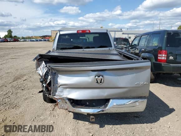 2022 Ram 1500 SLT z VIN 3C6RR7LG1NG301434, wystawiony jako Copart lot #69916005 z przebiegiem 87 919 mil mil oraz Nie do naprawy • Non repairable. Historia ofert i sprzedaży dostępna na DreamBid. Obrazek 6.