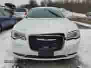 2016 Chrysler 300 Anniversary Edition с VIN 2C3CCARG2GH262025, выставлен на аукционе Copart как лот 44403395 с пробегом 127 752 миль миль и Чистый • Clean title. История ставок и продаж доступна на DreamBid. Изображение 5.