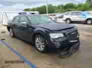 2018 Chrysler 300 Limited z VIN 2C3CCAKG6JH256357, wystawiony jako Copart lot #66381525 z przebiegiem 97 510 mil mil oraz Szkoda całkowita • Salvage title. Historia ofert i sprzedaży dostępna na DreamBid. Obrazek 4.