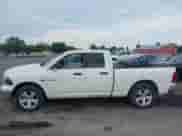 2009 Dodge 1500 SLT z VIN 1D3HV18T89S741479, wystawiony jako IAAI lot #42780335 z przebiegiem 179 968 mil mil oraz . Historia ofert i sprzedaży dostępna na DreamBid. Obrazek 14.