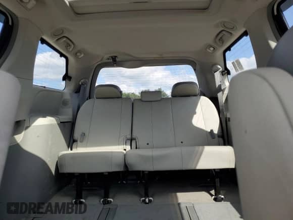 2014 Toyota Sienna Limited с VIN 5TDDK3DCXES088139, выставлен на аукционе Copart как лот 80902965 с пробегом 209 407 миль миль и Списание • Salvage title. История ставок и продаж доступна на DreamBid. Изображение 10.