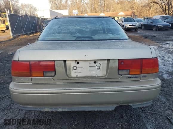1993 Honda Accord с VIN JHMCB7683PC007187, выставлен на аукционе Copart как лот 42311515 с пробегом 131 995 миль миль и Списание • Salvage title. История ставок и продаж доступна на DreamBid. Изображение 6.
