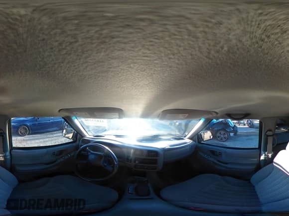 2002 Chevrolet Blazer LS с VIN 1GNCS18W12K127425, выставлен на аукционе IAAI как лот 41823290 с пробегом 182 949 миль миль и . История ставок и продаж доступна на DreamBid. Изображение 19.