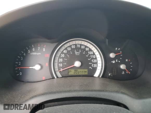 2007 Hyundai Entourage GLS with VIN KNDMC233676020416, listed as a Copart auction lot 72541864 with 203,777 mi miles and Salvage title. Bid and sale history available at DreamBid. Image 9.