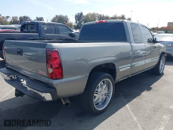 2006 GMC Sierra 1500 SLE1 with VIN 1GTEC19Z86Z297933, listed as a IAAI auction lot 42268494 with 80,302 mi miles and . Bid and sale history available at DreamBid. Image 4.