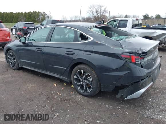 2025 Hyundai Sonata SEL with VIN KMHL64JA4SA431699, listed as a IAAI auction lot 42013844 with 196 mi miles and . Bid and sale history available at DreamBid. Image 3.