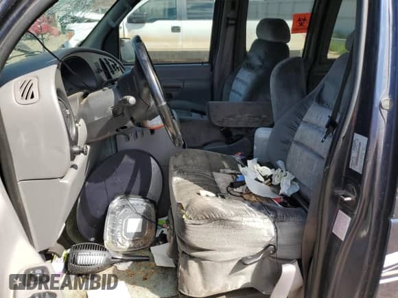 2001 Ford Econoline Cargo z VIN 1FDRE14W41HB55470, wystawiony jako Copart lot #64990214 z przebiegiem 176 643 mil mil oraz Czysty tytuł • Clean title. Historia ofert i sprzedaży dostępna na DreamBid. Obrazek 7.