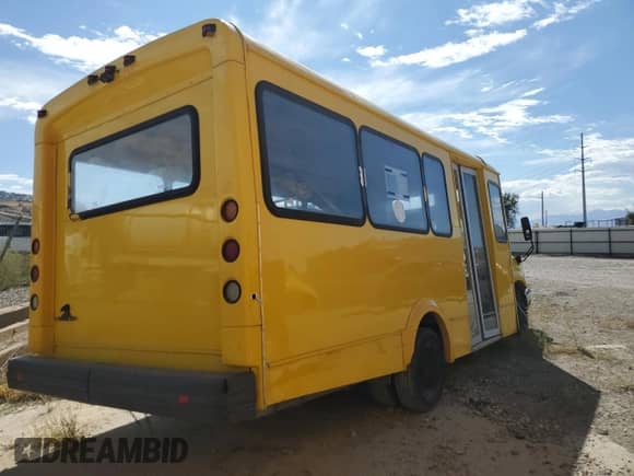 2016 Ford Econoline Cargo с VIN 1FDFE4FS4GDG41182, выставлен на аукционе Copart как лот 84598605 с пробегом 238 009 миль миль и Списание • Salvage title. История ставок и продаж доступна на DreamBid. Изображение 3.