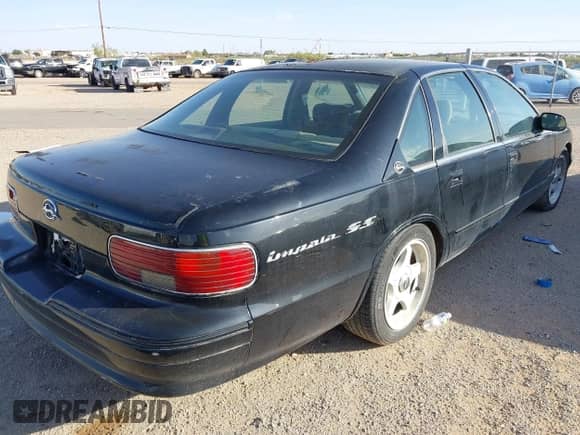 1994 Chevrolet Caprice 1SA Special Value с VIN 1G1BL52P5RR149027, выставлен на аукционе IAAI как лот 42433643 с пробегом Не указан миль и . История ставок и продаж доступна на DreamBid. Изображение 4.
