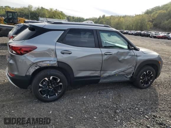 2023 Chevrolet TrailBlazer LT с VIN KL79MRSL7PB022001, выставлен на аукционе Copart как лот 84803445 с пробегом 19 439 миль миль и Списание • Salvage title. История ставок и продаж доступна на DreamBid. Изображение 3.