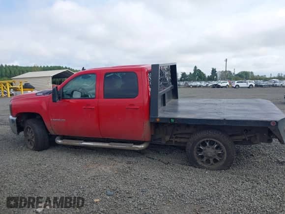 2007 Chevrolet Silverado 2500HD 1LT с VIN 1GCHK23657F550035, выставлен на аукционе IAAI как лот 43150305 с пробегом 165 153 миль миль и . История ставок и продаж доступна на DreamBid. Изображение 14.