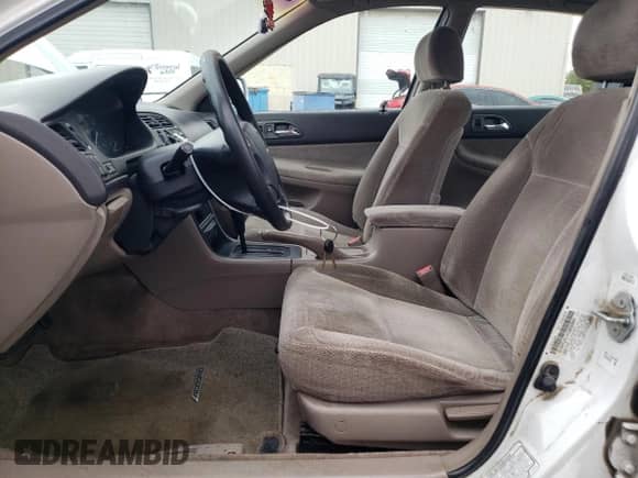 1996 Honda Accord LX z VIN 1HGCD5634TA026603, wystawiony jako Copart lot #68006195 z przebiegiem 236 925 mil mil oraz Szkoda całkowita • Salvage title. Historia ofert i sprzedaży dostępna na DreamBid. Obrazek 7.